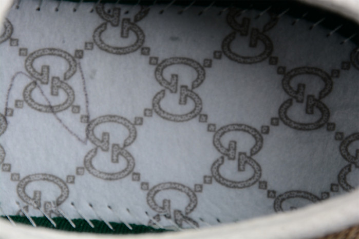 G*u*i* trainer sneaker 82