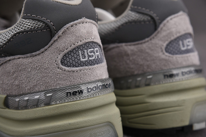 NEW BALANCE SNEAKER NB040