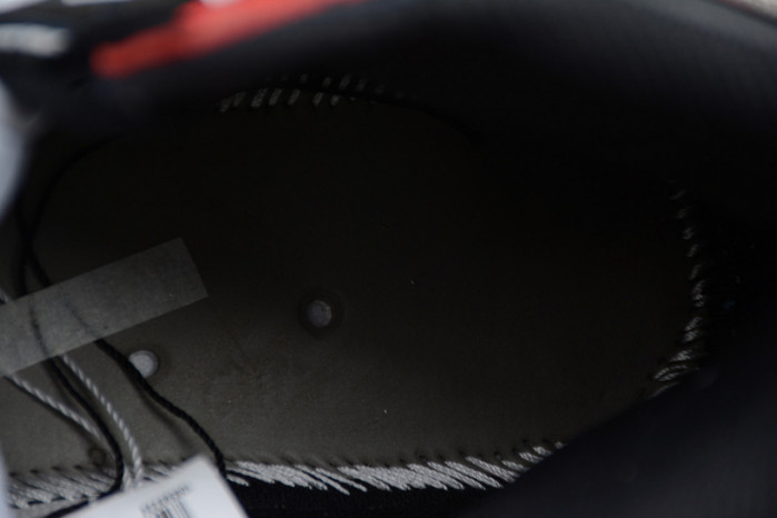 AIR JORDAN 1 High OG “Black Toe” white/ black-varsity red 555088-125