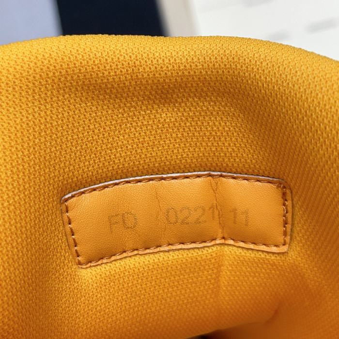 l**is V*t*n trainer sneaker lv-000076