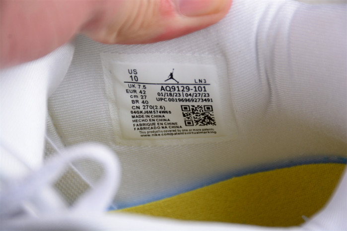 Air Jordan 4 WMNS “VividSulfur”