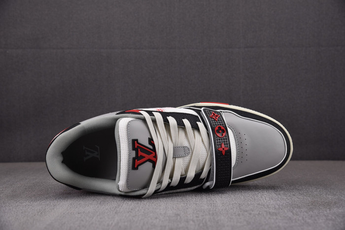 LV SNEAKER LV-000112