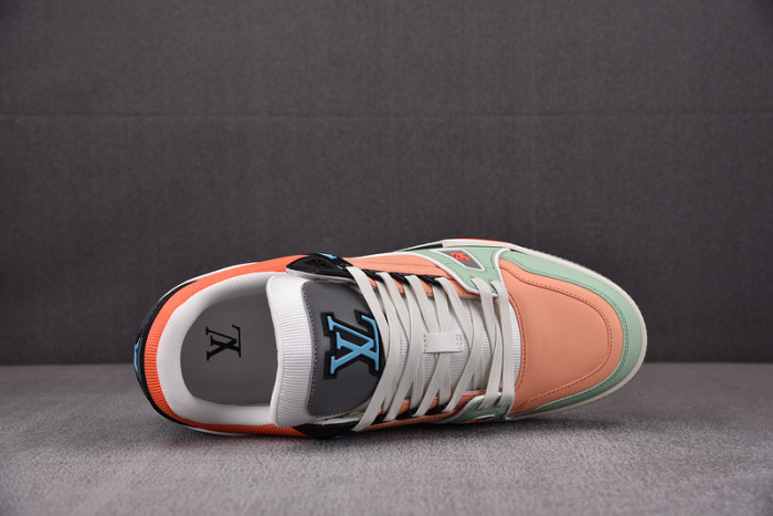 LV SNEAKER LV-000119