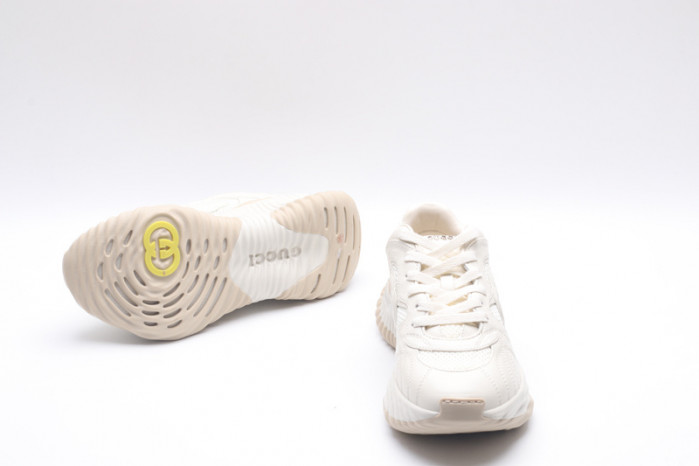 G*u*i* trainer sneaker116