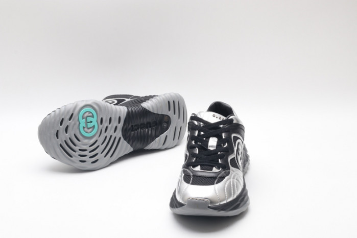 G*u*i* trainer sneaker119