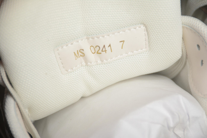 LV TRAINER SNEAKER LV-000549