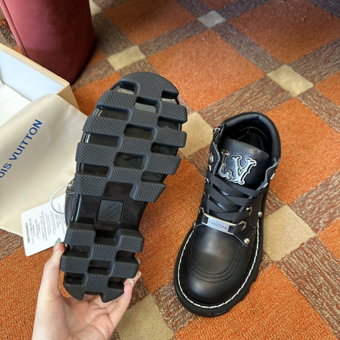 LV BOOTS L000030