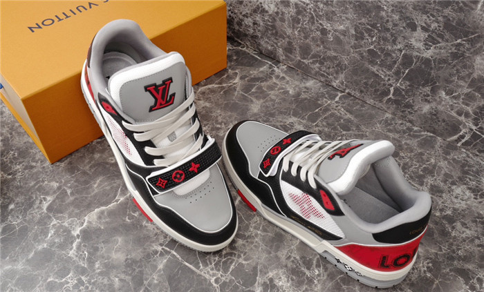 LV SNEAKER LV-000157