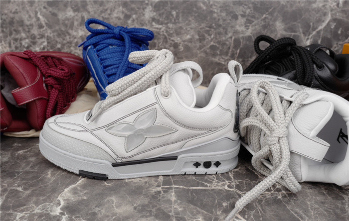 LV SNEAKER LV-000166