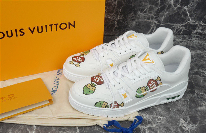 LV SNEAKER LV-000270