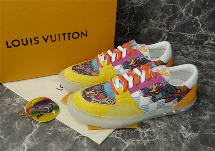 LV SNEAKER LV-000281