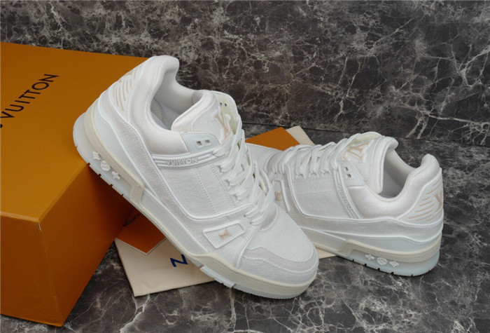 LV SNEAKER LV-000296