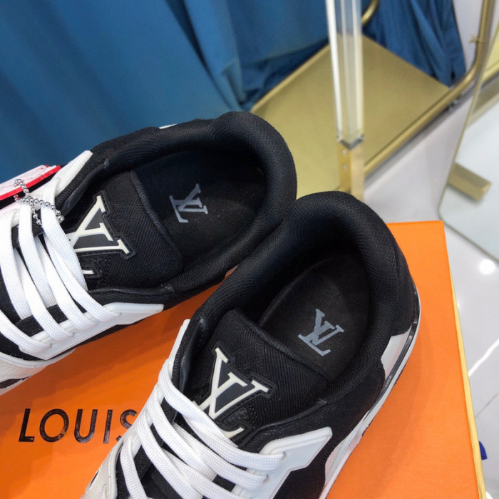 LV SNEAKER LV-000338