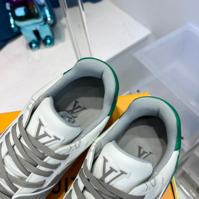 LV SNEAKER LV-000339
