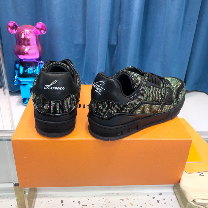 LV SNEAKER LV-000362
