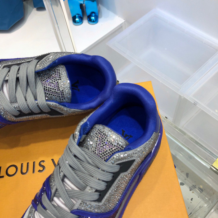 LV SNEAKER LV-000370