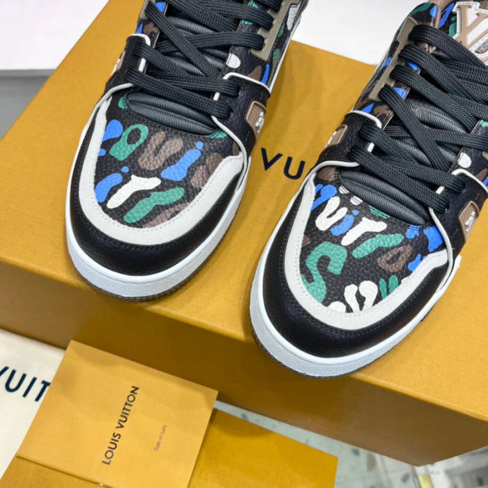 LV SNEAKER LV-000401
