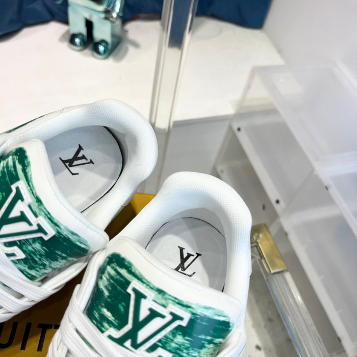 LV SNEAKER LV-000408