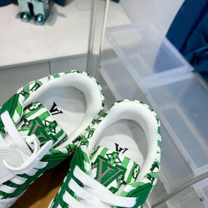 LV SNEAKER LV-000442