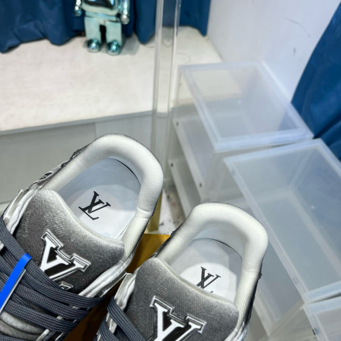 LV SNEAKER LV-000468