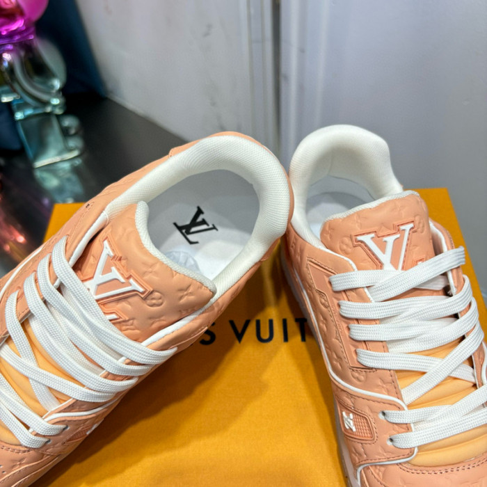 LV SNEAKER LV-000520
