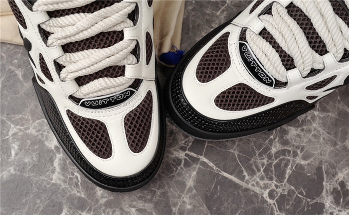 LV SNEAKER LV-000209