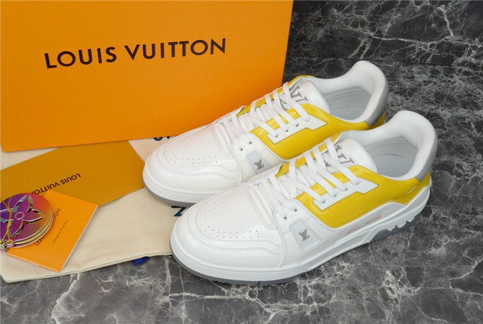 LV SNEAKER LV-000231