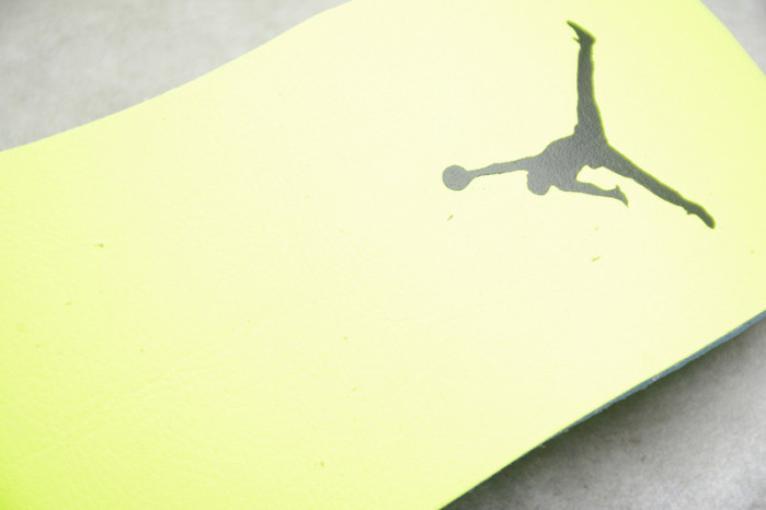 Air Jordan 4 Flyknit Volt AQ3559-700