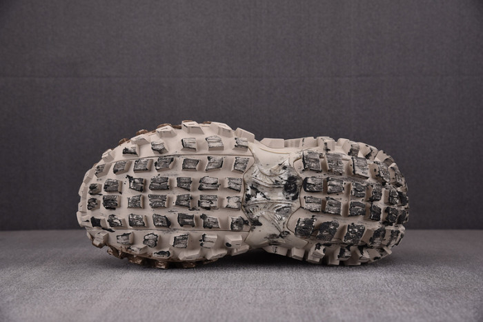 DEFENDER SNEAKER DS018