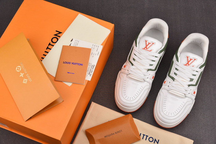LV SNEAKER LV-000097