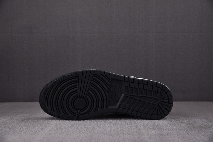 Air Jordan 1 Low “Panda” DC0774-101