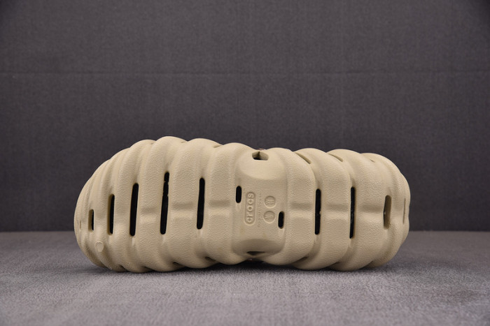 Cr*0*s x salehe bembury c00012