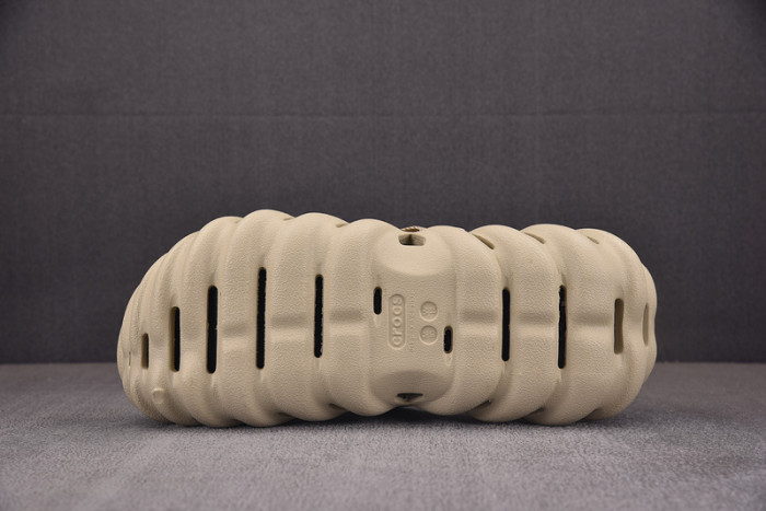 Cr*0*s x salehe bembury c00016