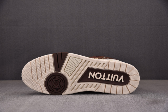 LV TRAINER SNEAKER LV-000589