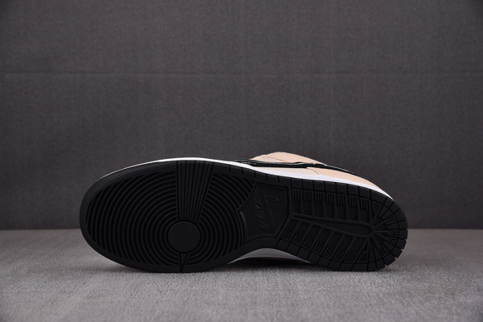 Albino & Preto x NIKE Dunk Low SB 