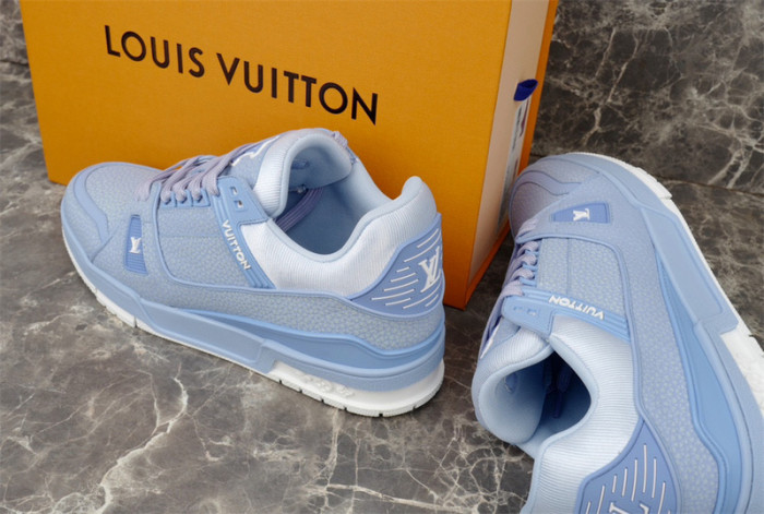 LV SNEAKER LV-000181