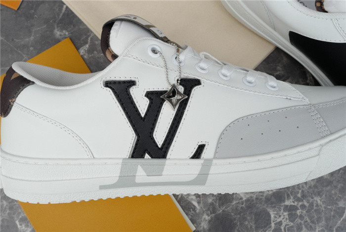 LV SNEAKER LV-000256