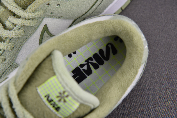 Nike Dunk Low SE Fleece Pack Honeydew (W) DQ7579-300