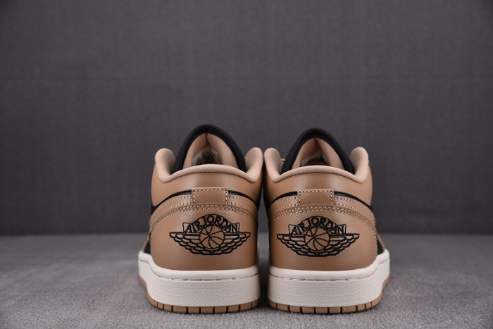WMNS AIR JORDAN 1 LOW 