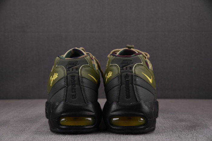 NIKE AIR MAX 95 SP X CORTEIZ RULES THE WORLD FB2709-300