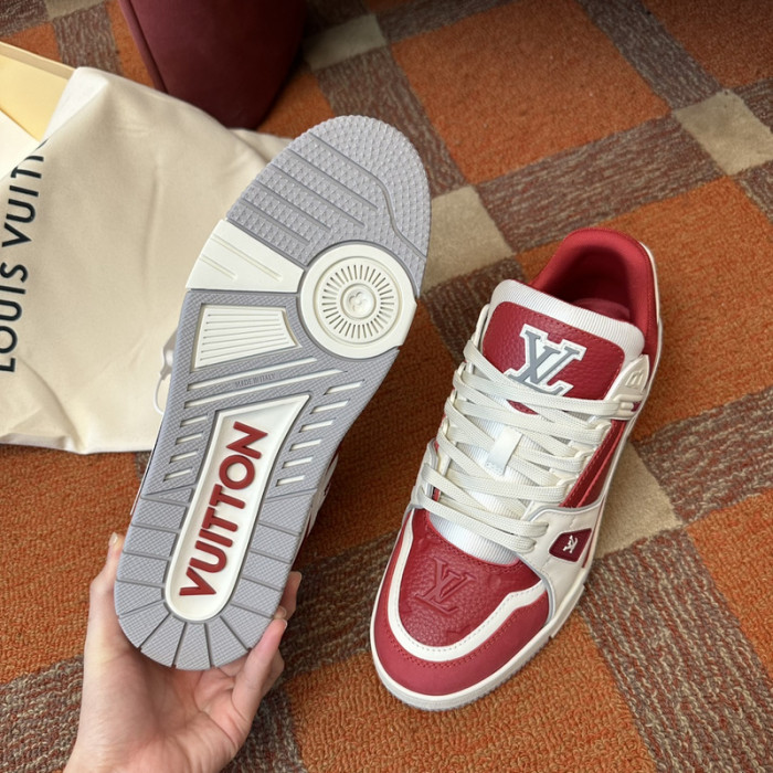 LV TRAINER SNEAKER LV-000608