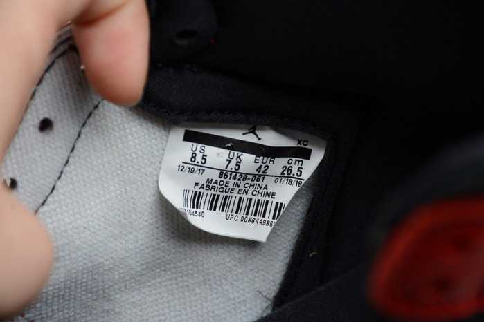 AIR JORDAN 1 RETRO "HOMAGE TO HOME" red 861428-061