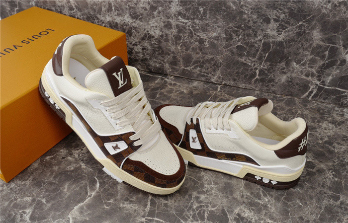 LV SNEAKER LV-000152