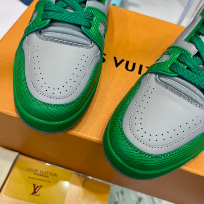 LV SNEAKER LV-000377