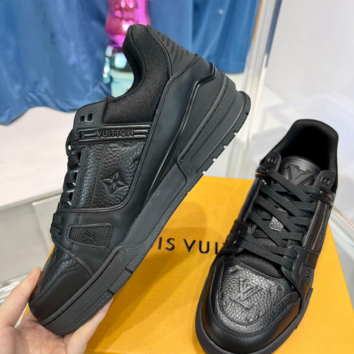 LV SNEAKER LV-000385