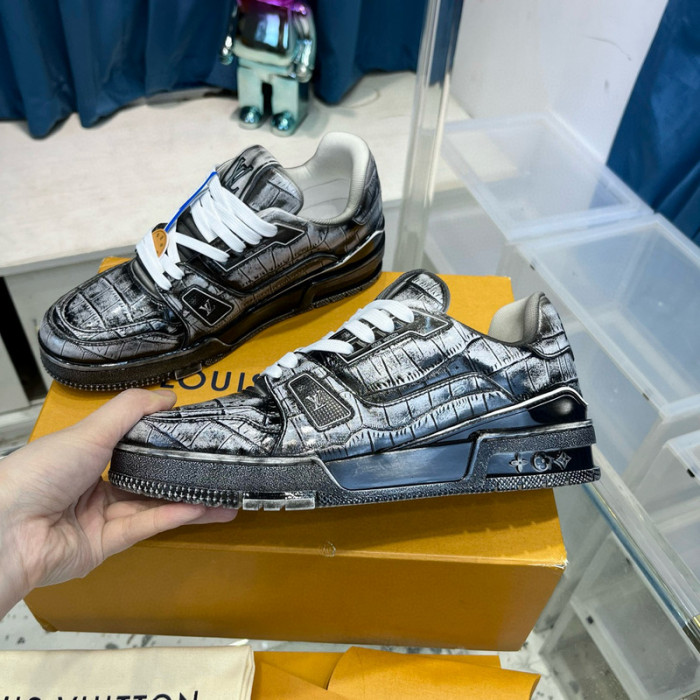 LV SNEAKER LV-000471