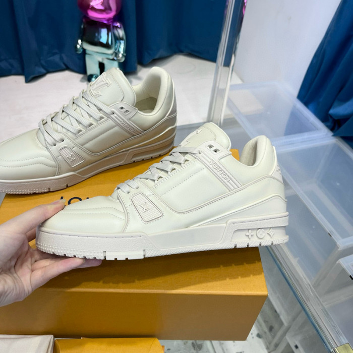 LV SNEAKER LV-000491