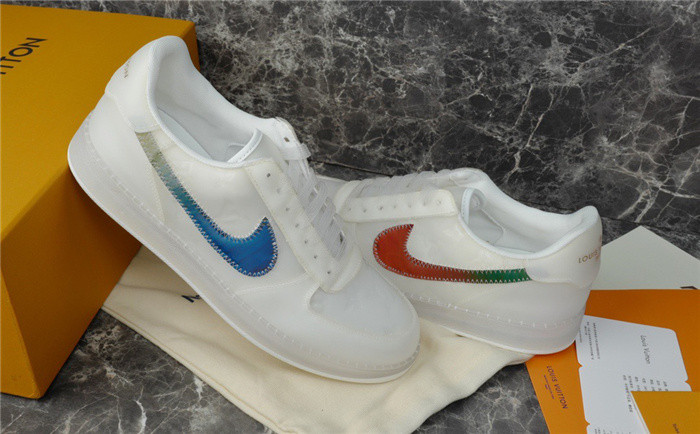 LV SNEAKER LV-000257