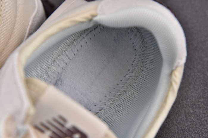 NEW BALANCE SNEAKER NB047