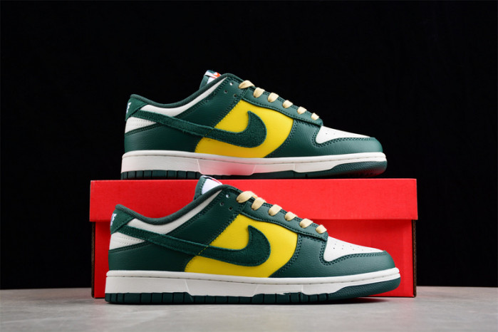 Nike Dunk Low SE Noble Green (Women